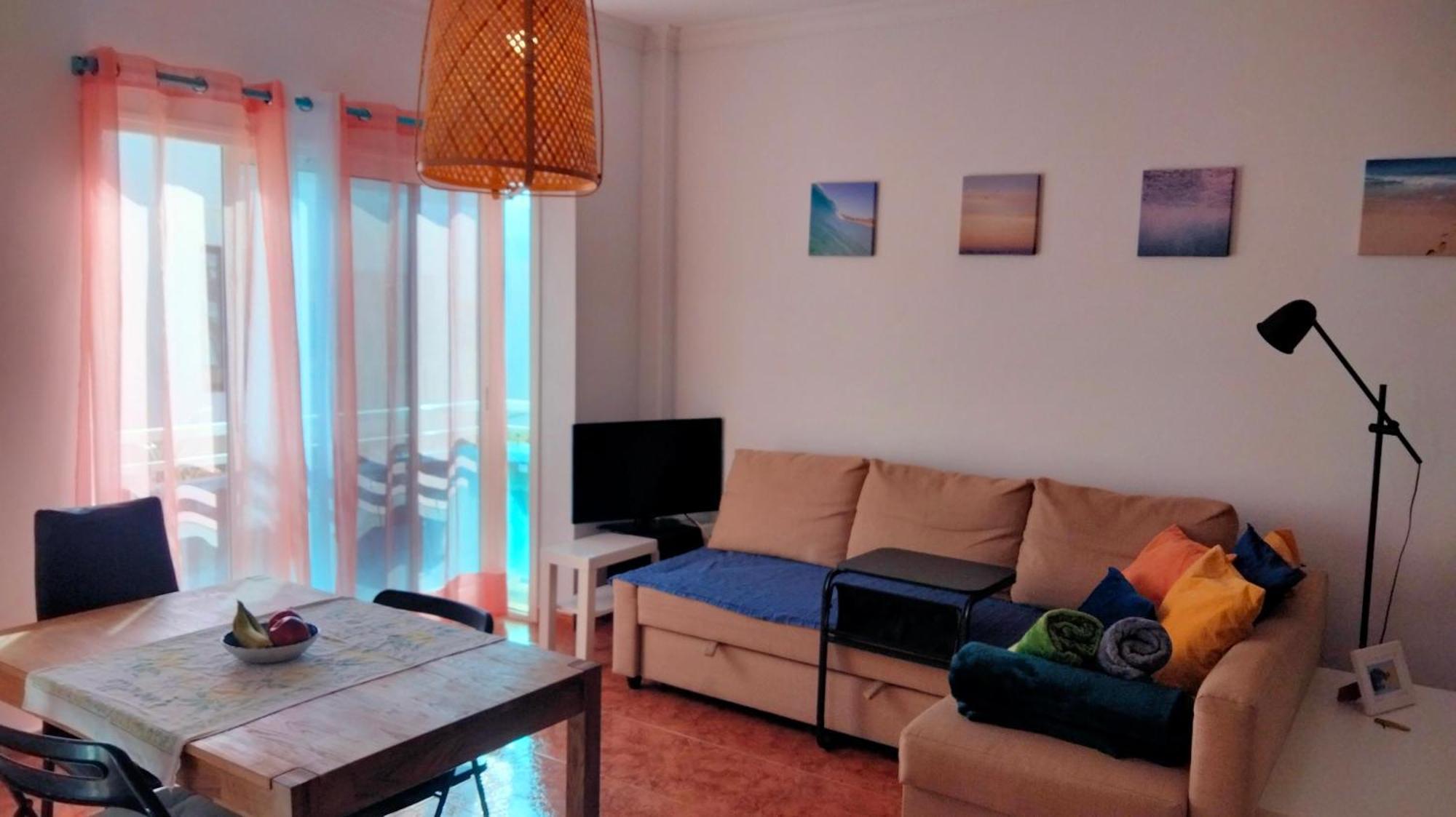 Mellow Yellow Apartment *