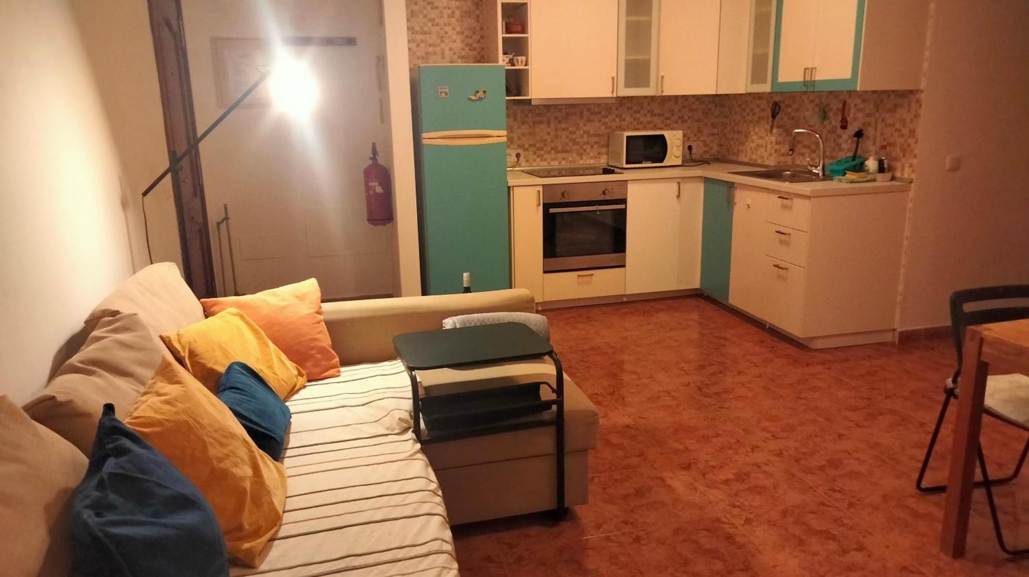 Apartment Mellow Yellow